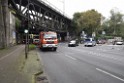 LKW blieb unter Bruecke haengen Koeln Ehrenfeld Innere Kanalstr Hornstr P315